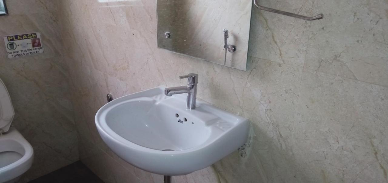 Hotel White House Pune Dış mekan fotoğraf